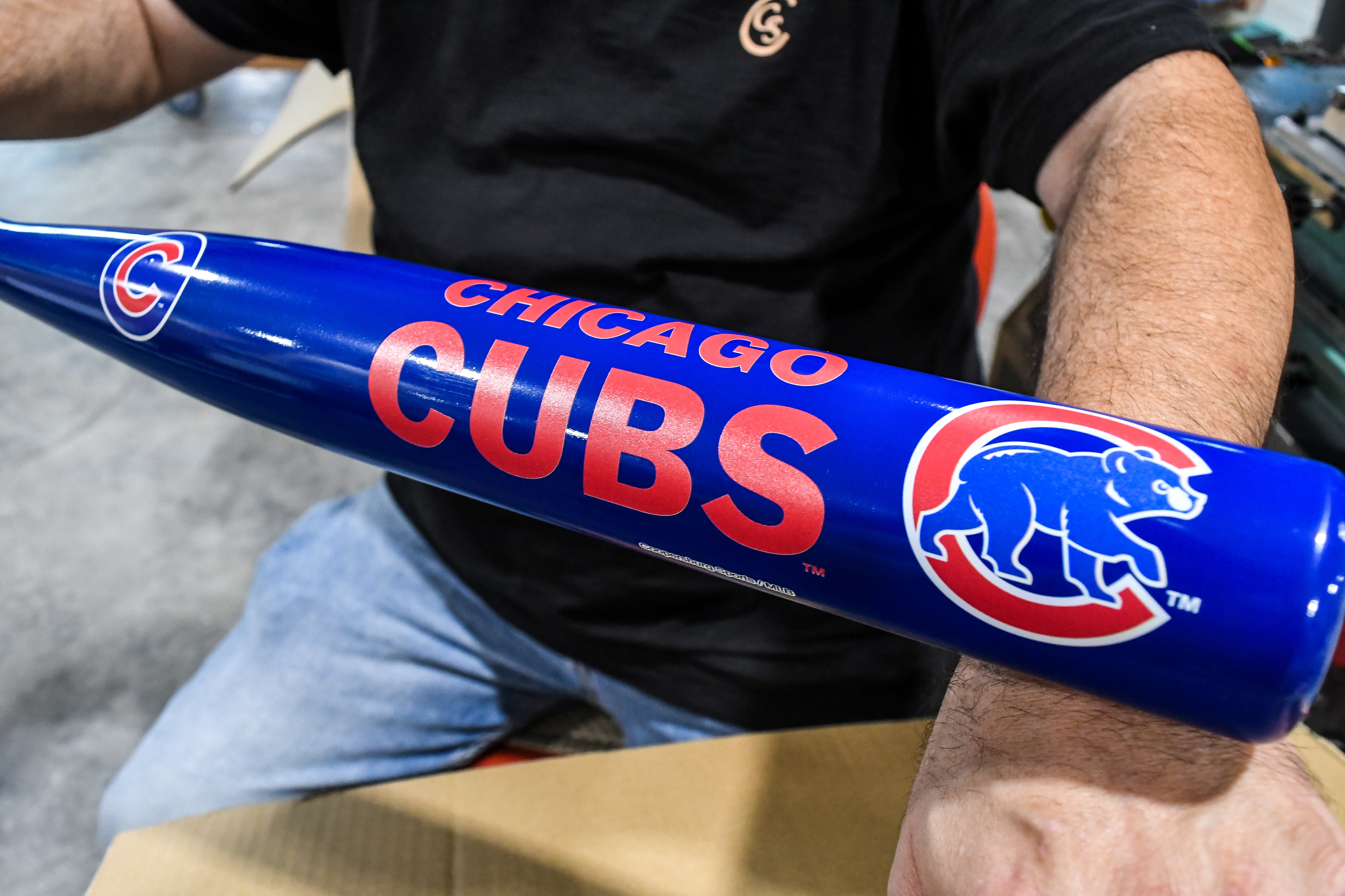 Chicago Cubs 34" Two Tone Team Bat