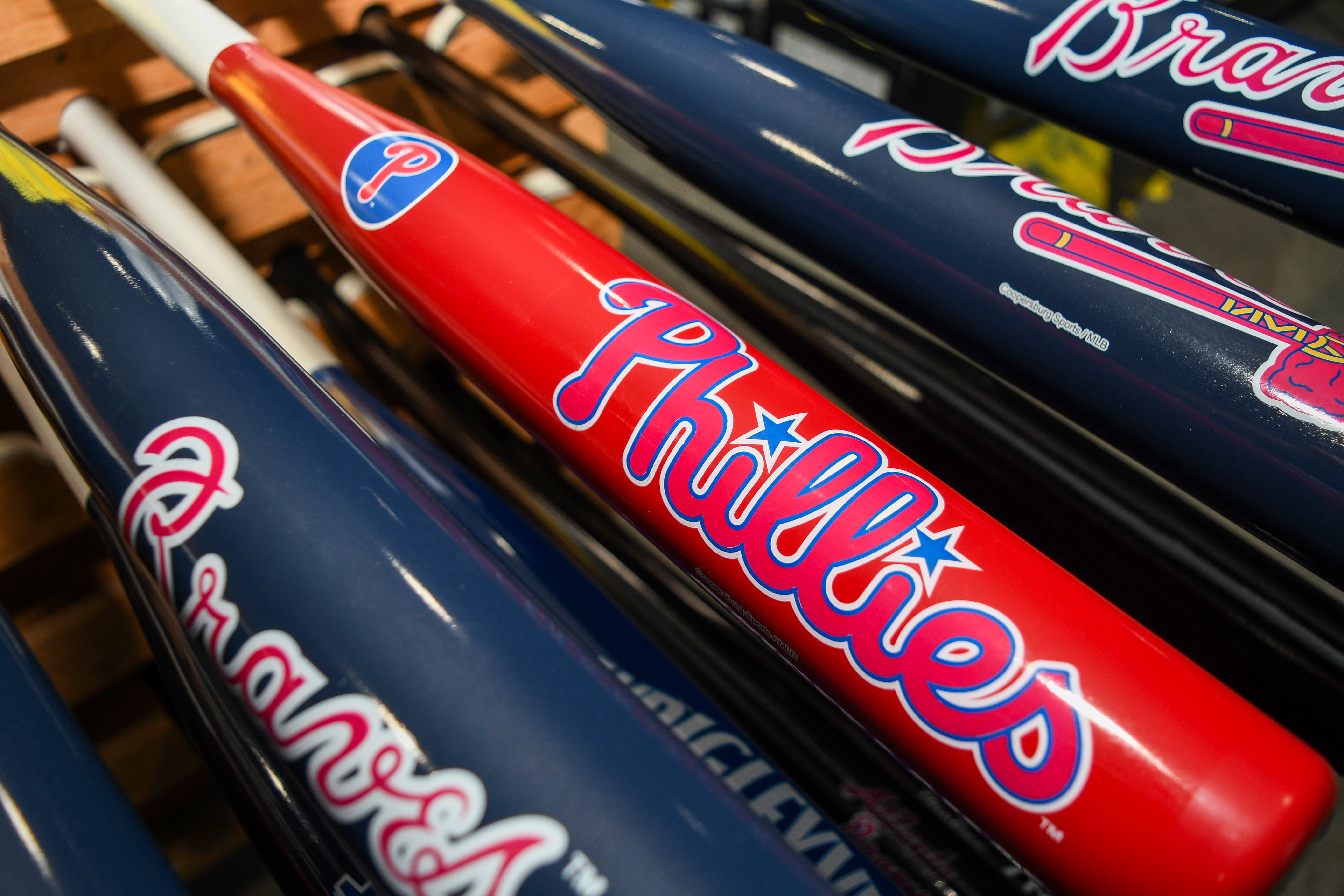 Philadelphia Phillies 34" Two Tone Team Bat